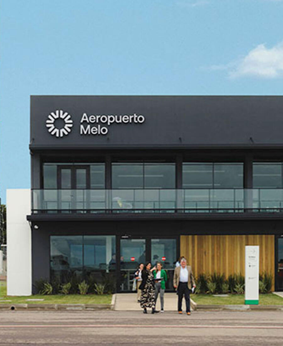 Aeropuerto Internacional de Melo